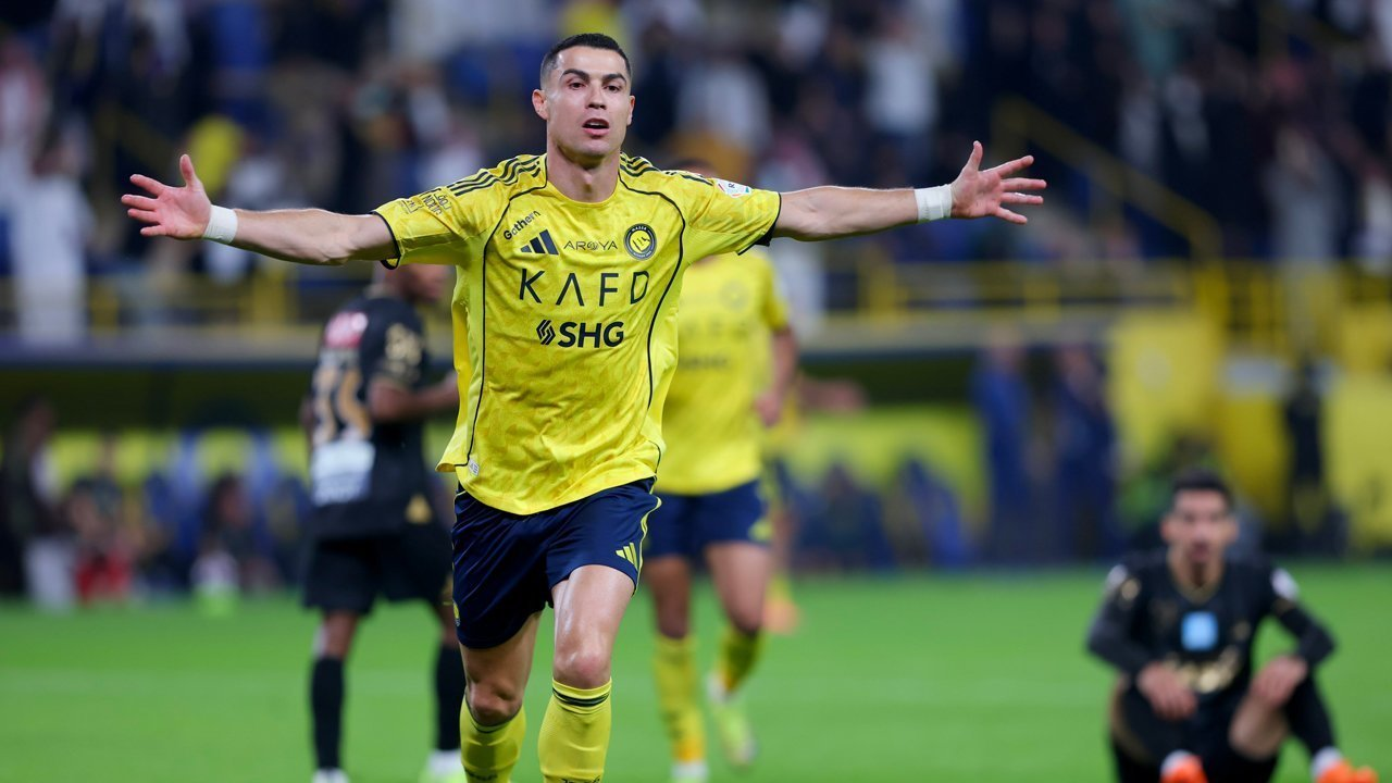 Ronaldo Globe Soccer Awards 205 : Raih Best Middle East Palyer